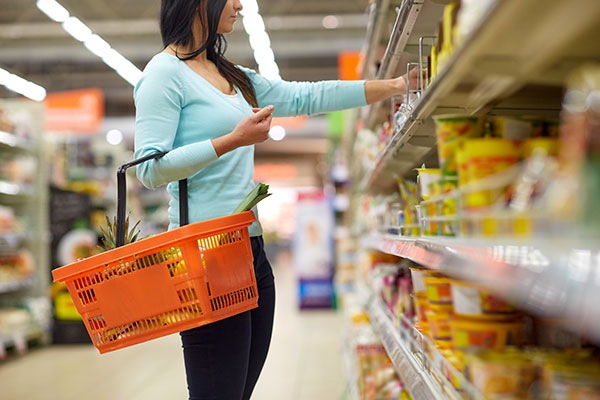 Supermercato: come si spostano gli infestanti dal deposito del supermercato alla dispensa di casa